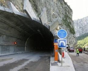 Tunnel_des_Grands_Goulets_1
