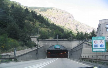 Tunnel_du_Fréjus_Entrée_côté_Italie