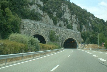 Tunnel_du_Pont_Mirabeau_Entrée_côté_Nord