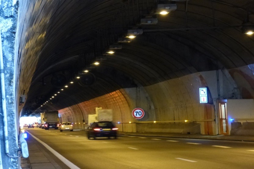 Tunnel_du_Rond_Point_1